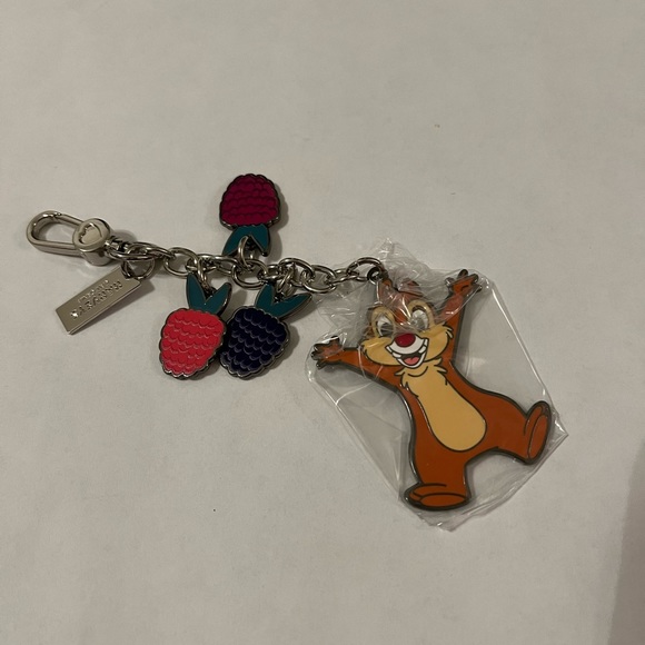 Harvey's California Disney Chip and
Dale key chain charm - Picture 4 of 5